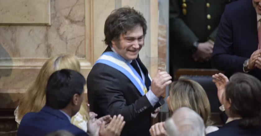 Javier Milei presentó el Presupuesto 2025 y condicionó el crecimiento del país a que los gobernadores hagan un ajuste adicional de USD 60 mil millones