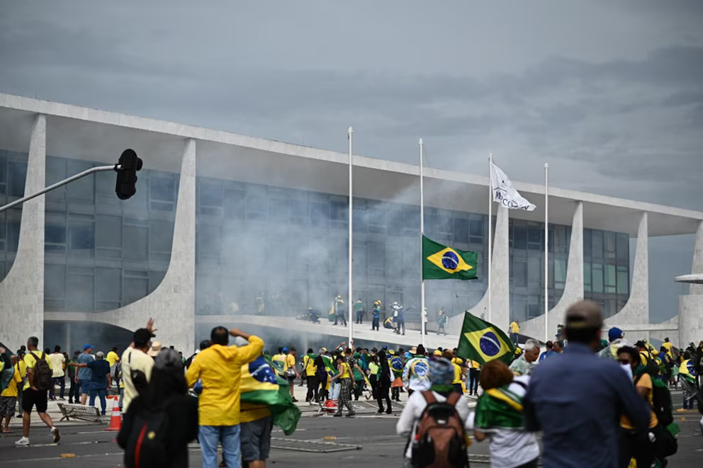 Brasil envió los pedidos de extradición de los bolsonaristas refugiados en Argentina y el Gobierno debe decidir si los remite