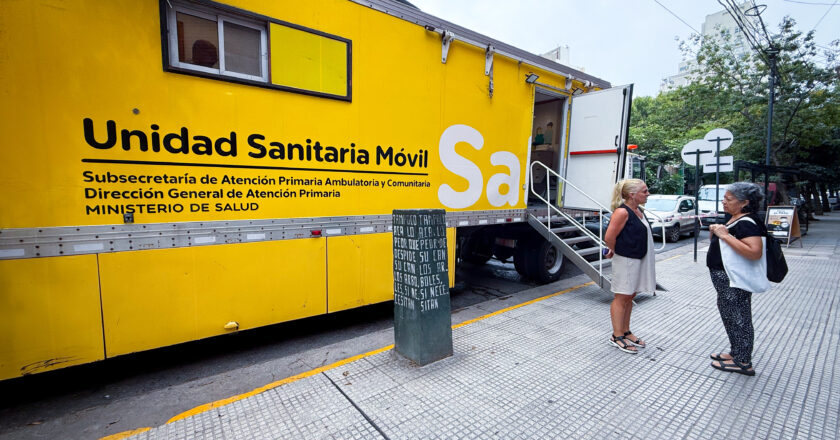 La Unidad Móvil Sanitaria refuerza la vacunación contra el sarampión