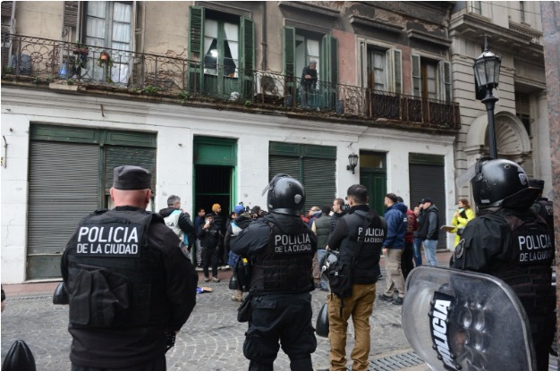 La Ciudad desalojó un inmueble ocupado hace años en pleno Casco Histórico