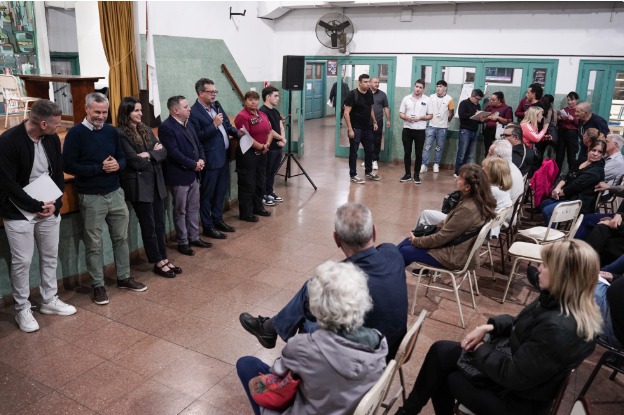 Hoy se realizan las reuniones entre vecinos y comisarios de todas las Comunas, más de 3.000 solicitudes ya fueron resueltas con esta modalidad