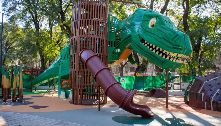 El Parque Ameghino estrenó un patio de juegos temático e inclusivo