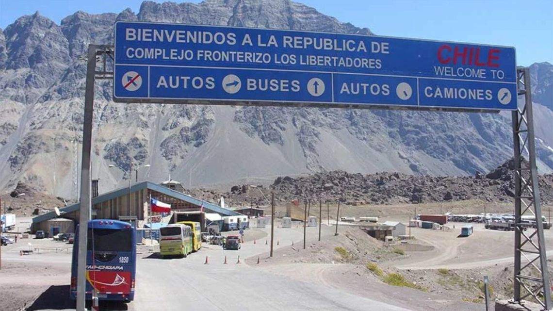 “Turismo delictivo”: señalan al paso Los Libertadores y a Argentina como ruta de bandas chilenas hacia Europa y ...